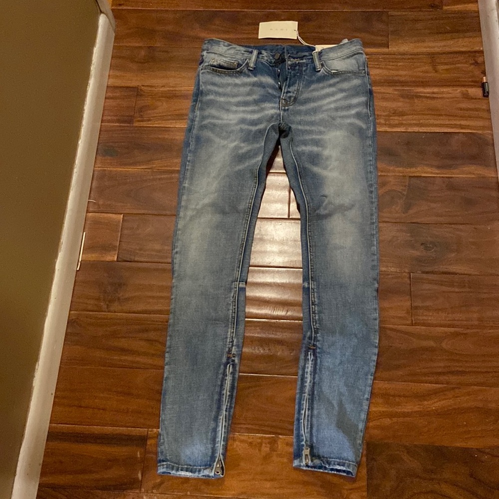 M5 SLIM DENIM SIZE 30
BLUE